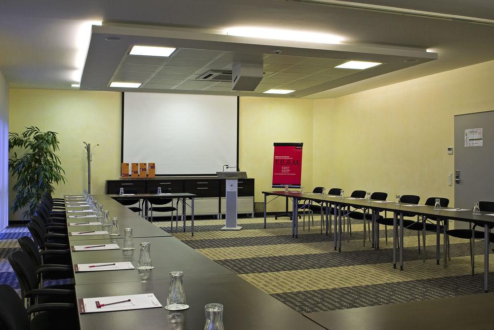 Hotel Select Oberhausen 4*