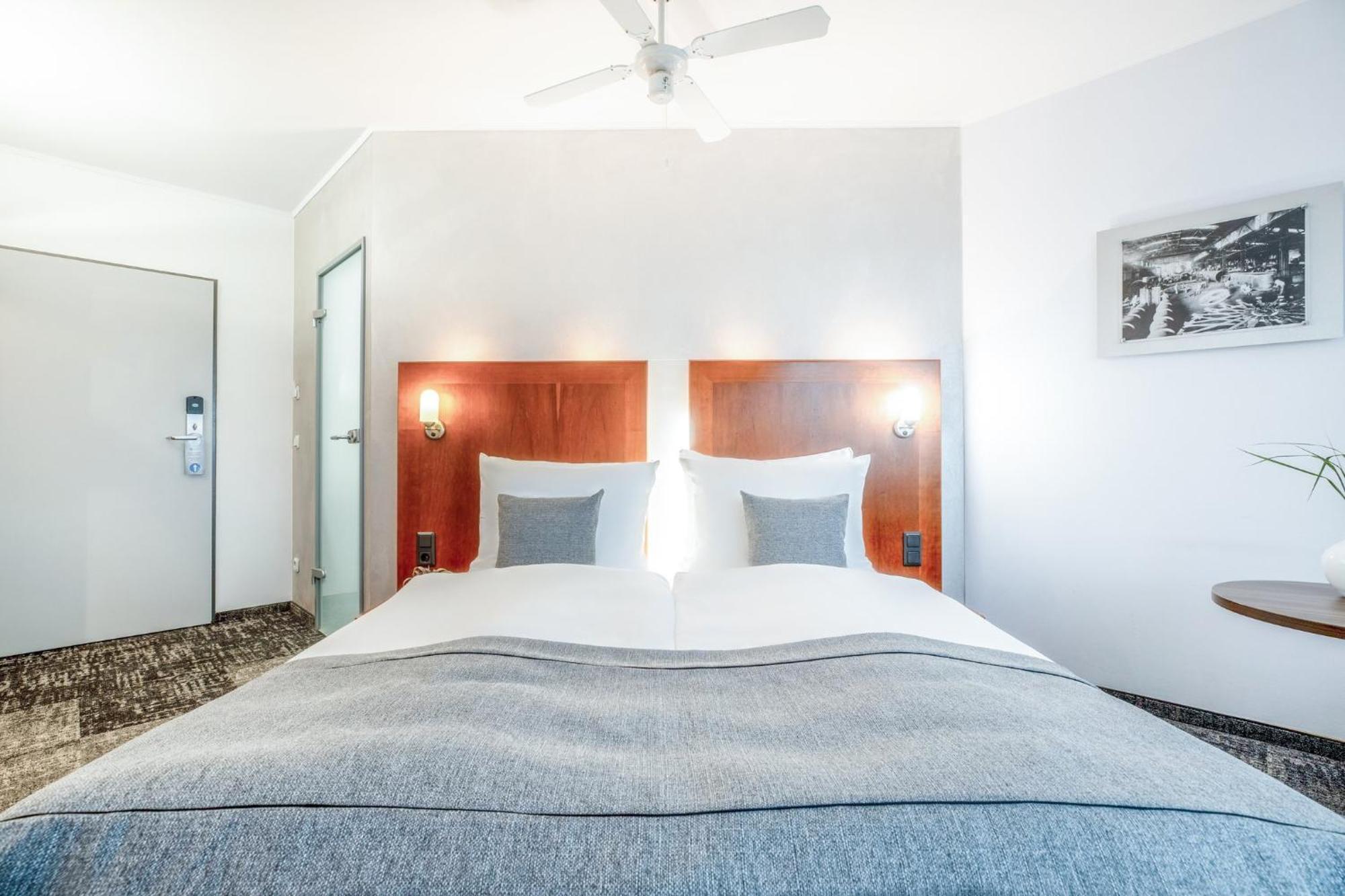 Select Hotel